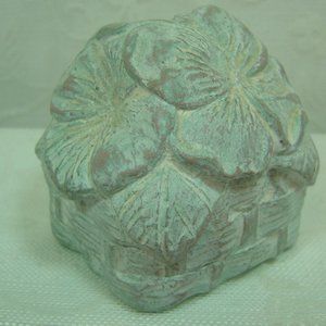 Isabel Bloom sculpture/paperweight/figurine--pansy basket